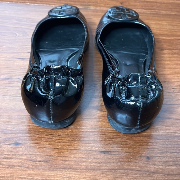 Tory Burch Ballet Black Patent Leather Flats - Picture 2 of 3